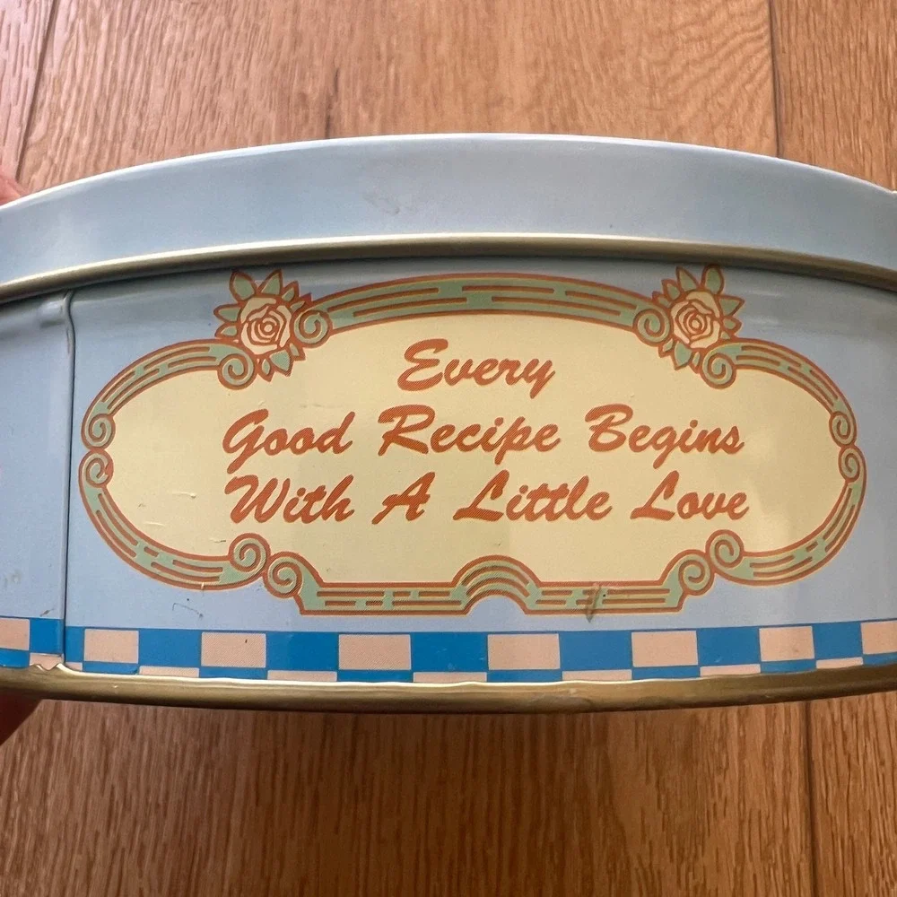 Vintage Giftco Teddy Bear Baking Kitchen Metal Cookie Tin Blue Round 7.5 Inch